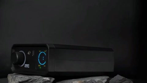 UK1无线便携点焊机,9000W狂暴输出!1380A瞬间穿透。旋钮咔哒一响,笔尖轻轻一按,焊点瞬