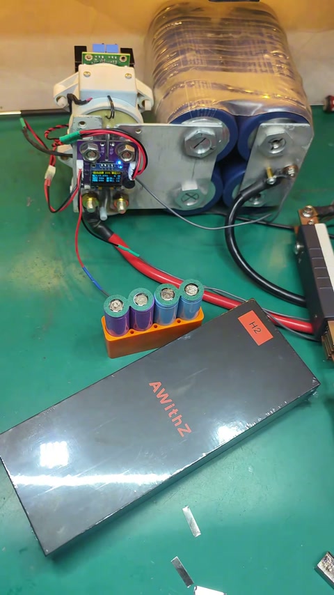 今天分享一款DIY实用工具阿威兹手持点焊机